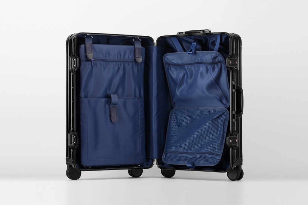 See world 系列金属质感行李箱 开拓者